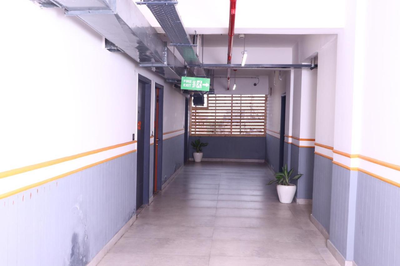 Virohaa Garden Hotel Ghaziabad Exteriör bild