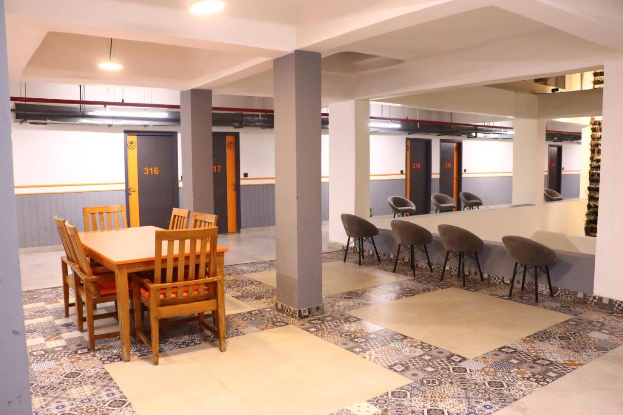 Virohaa Garden Hotel Ghaziabad Exteriör bild