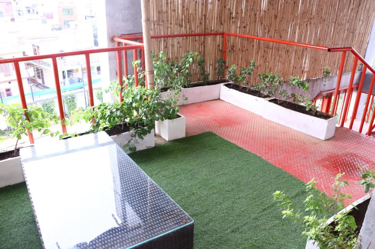 Virohaa Garden Hotel Ghaziabad Exteriör bild