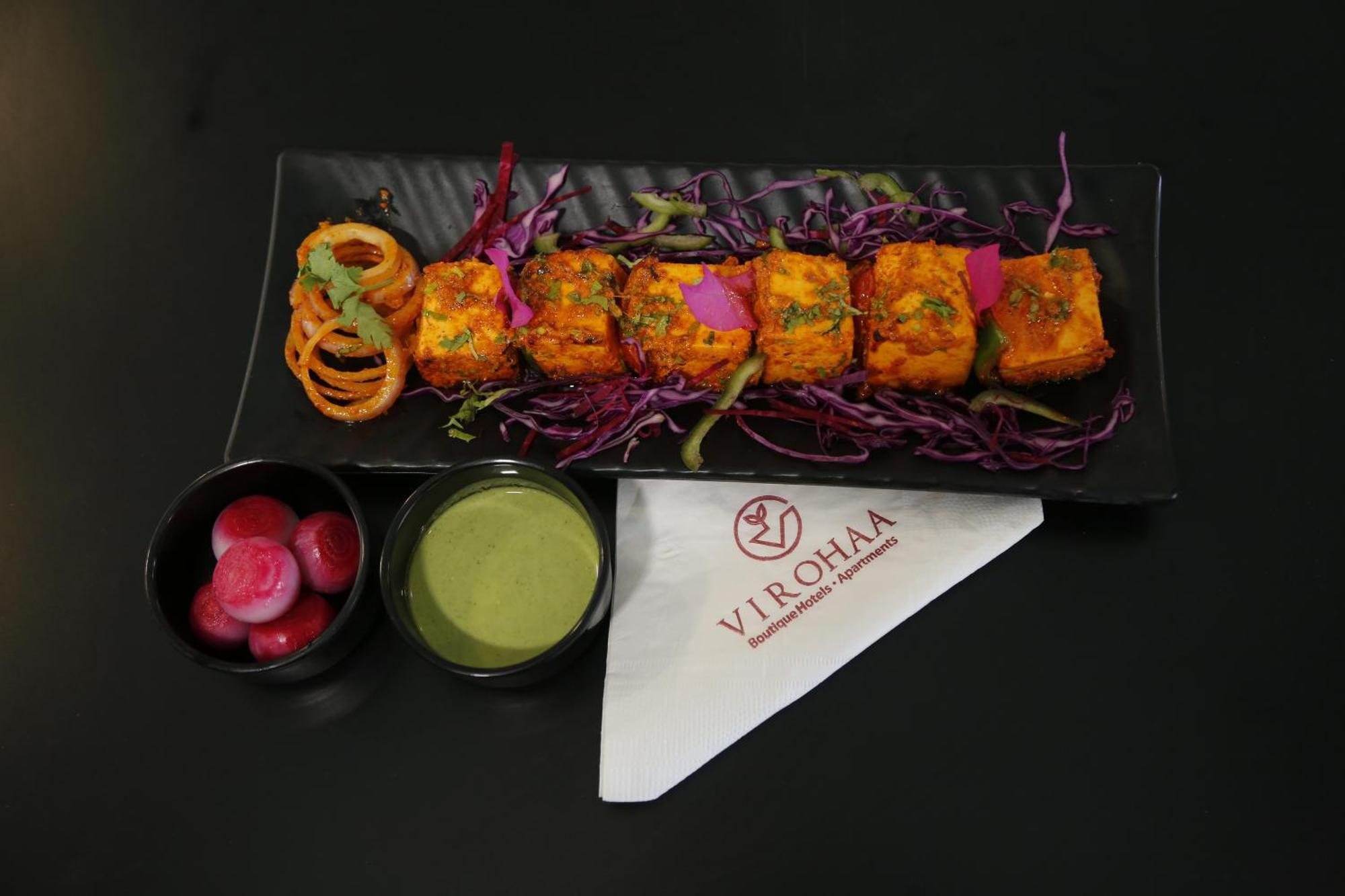 Virohaa Garden Hotel Ghaziabad Exteriör bild