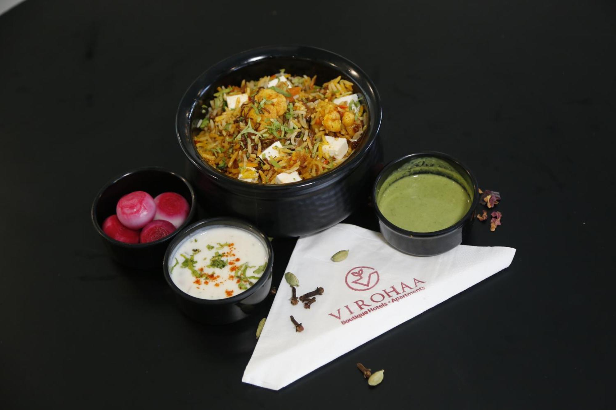 Virohaa Garden Hotel Ghaziabad Exteriör bild