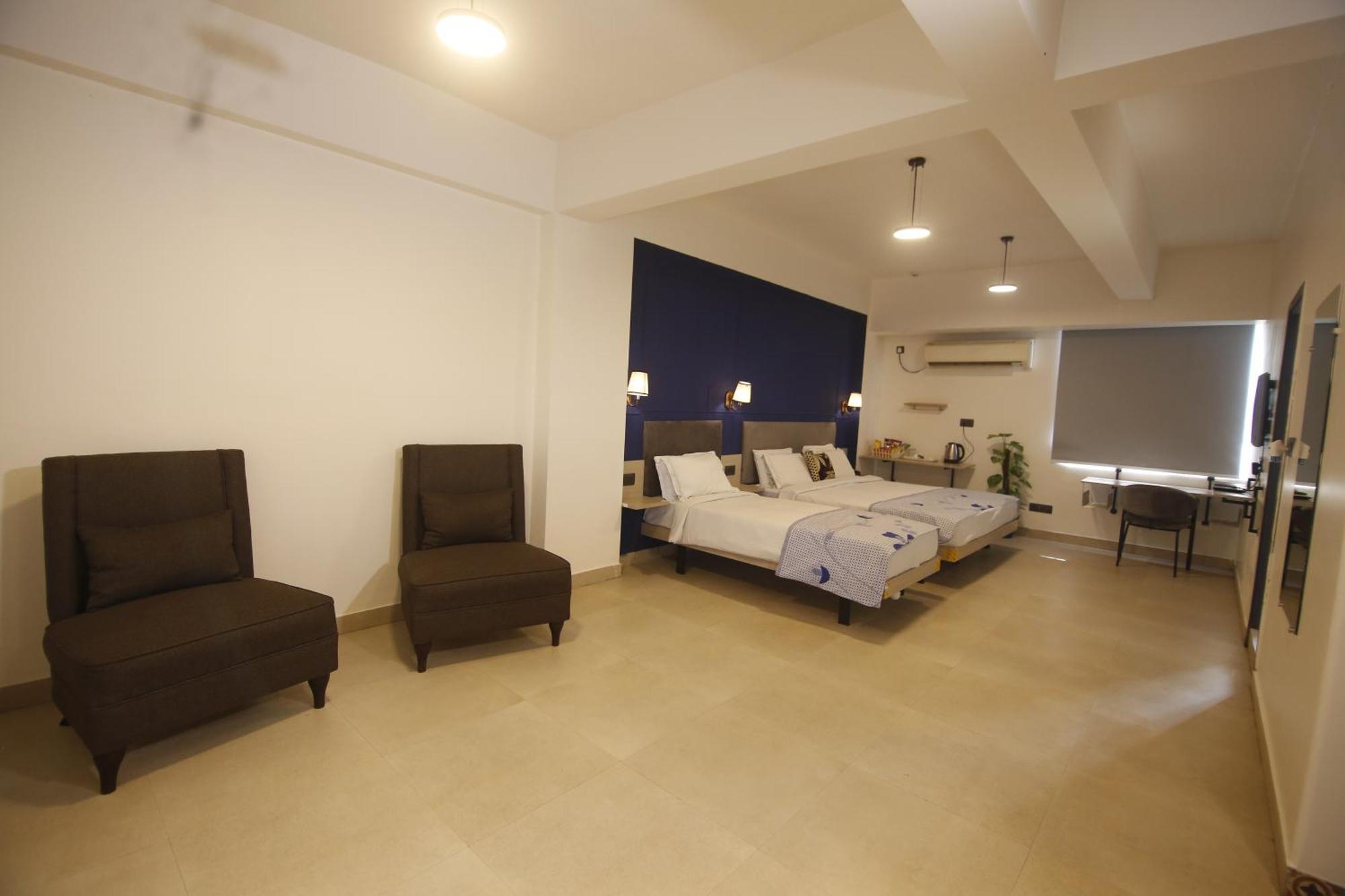 Virohaa Garden Hotel Ghaziabad Exteriör bild