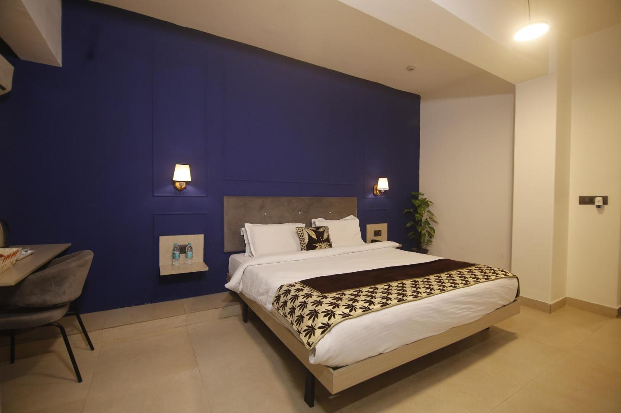 Virohaa Garden Hotel Ghaziabad Exteriör bild